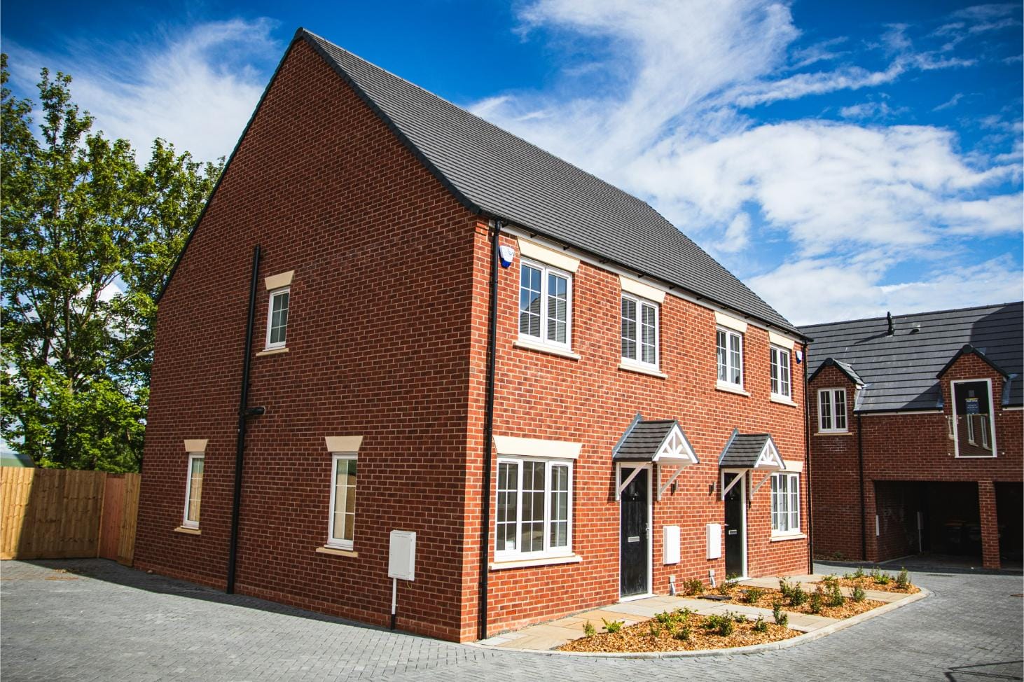 Santander Eases Lending Criteria: What Buyers and Landlords Need to Know